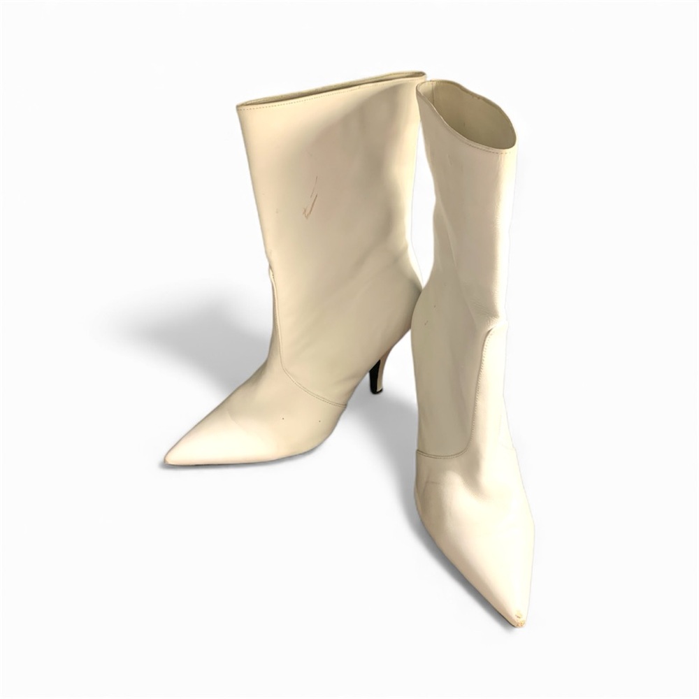 KENDALL & KYLIE White Leather Ankle Booties